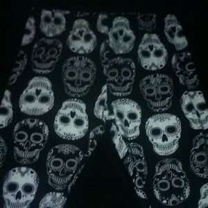 Skull Capri's